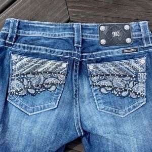 MISS ME SIGNATURE BOOTCUT JEANS SIZE 27X34